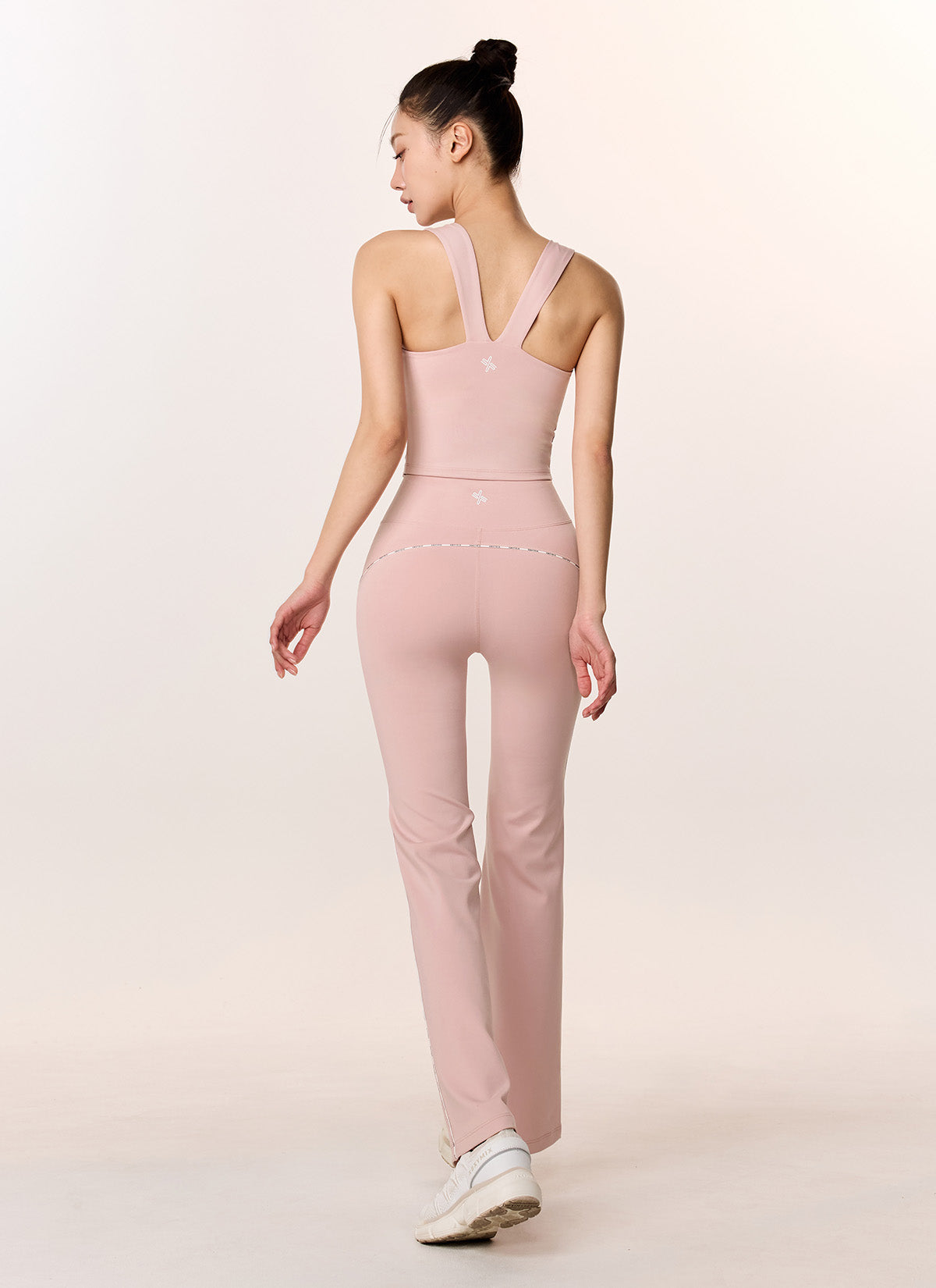 Comfort Fine Logo Piping Cropped Top