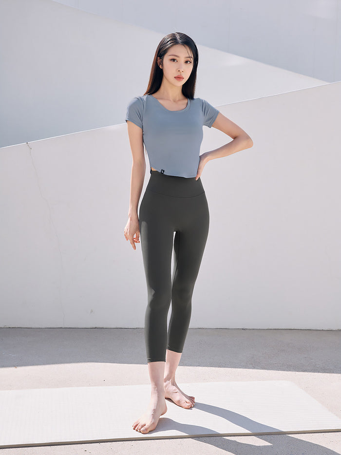 XELLA™ Light Round Cropped Top